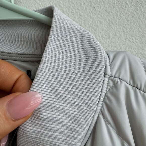 NWT Aritzia TNA Archive Quilted Premium Goose Down Gray Chrome Coat Size XS - Picture 7 of 12